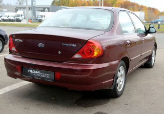 Подержанный автомобиль Kia Spectra Sedan 2008 года (6 фото)