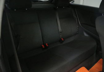 Подержанный автомобиль Opel Astra Hatchback 2009 года (11 фото)