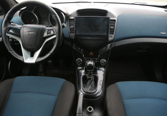 Подержанный автомобиль Chevrolet Cruze Sedan 2012 года (12 фото)