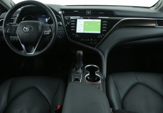 Подержанный автомобиль Toyota Camry Sedan 2020 года (12 фото)