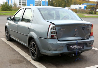 Подержанный автомобиль Renault Logan Sedan 2011 года (4 фото)
