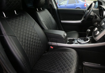 Подержанный автомобиль Mazda CX-7 2007 года (10 фото)
