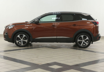 Подержанный автомобиль Peugeot 3008 2018 года (7 фото)