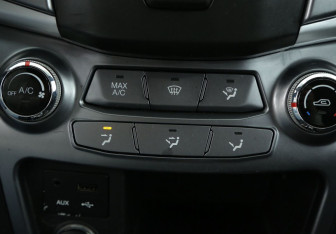 Подержанный автомобиль SsangYong Actyon 2014 года (18 фото)