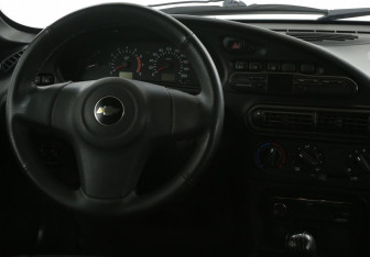Подержанный автомобиль Chevrolet Niva 2012 года (14 фото)