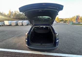 Подержанный автомобиль Renault Megane Wagon 2010 года (14 фото)