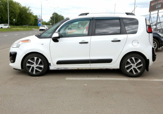 Подержанный автомобиль Citroen C3 Picasso 2013 года (8 фото)