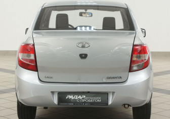 Подержанный автомобиль LADA (ВАЗ) Granta Sedan 2012 года (3 фото)