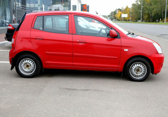 Подержанный автомобиль Kia Picanto 2007 года (7 фото)