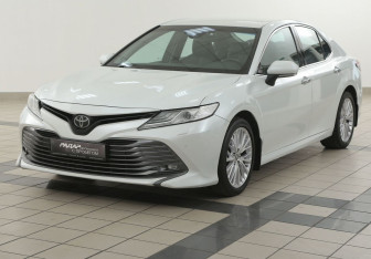 Подержанный автомобиль Toyota Camry Sedan 2020 года (8 фото)