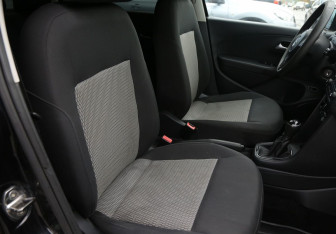 Подержанный автомобиль Volkswagen Polo Sedan 2014 года (10 фото)