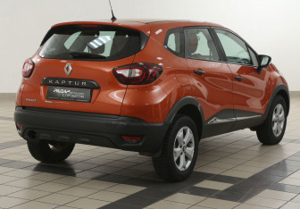 Подержанный автомобиль Renault Kaptur 2017 года (4 фото)