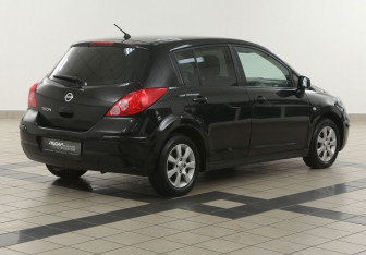 Подержанный автомобиль Nissan Tiida Hatchback 2007 года (4 фото)