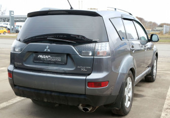 Подержанный автомобиль Mitsubishi Outlander 2008 года (6 фото)