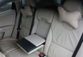 Подержанный автомобиль Volvo XC60 2010 года (15 фото)