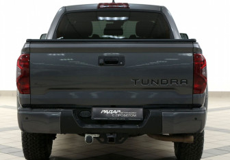 Подержанный автомобиль Toyota Tundra 2020 года (3 фото)
