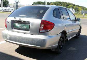 Подержанный автомобиль Kia Rio Wagon 2005 года (6 фото)