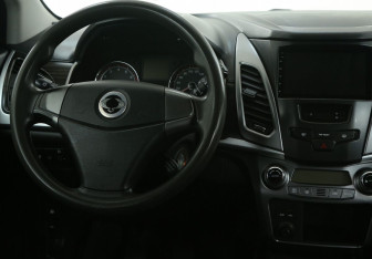 Подержанный автомобиль SsangYong Actyon 2014 года (14 фото)