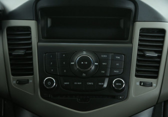Подержанный автомобиль Chevrolet Cruze Sedan 2012 года (13 фото)
