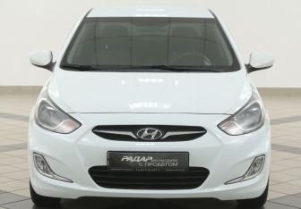 Подержанный автомобиль Hyundai Solaris Sedan 2013 года (6 фото)
