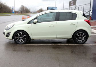 Подержанный автомобиль Opel Corsa 2011 года (8 фото)