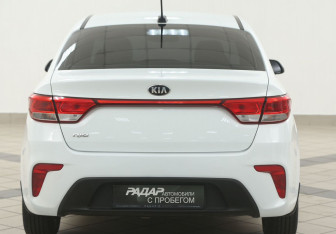 Подержанный автомобиль Kia Rio Sedan 2018 года (3 фото)