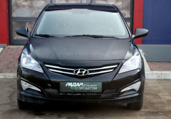 Подержанный автомобиль Hyundai Solaris Hatchback 2014 года (2 фото)