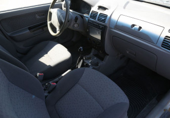 Подержанный автомобиль Kia Rio Wagon 2005 года (9 фото)