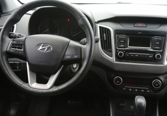 Подержанный автомобиль Hyundai Creta 2019 года (14 фото)