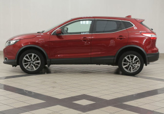 Подержанный автомобиль Nissan Qashqai 2017 года (7 фото)