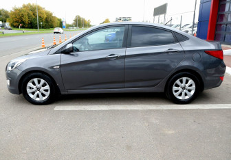 Подержанный автомобиль Hyundai Solaris Sedan 2016 года (8 фото)