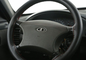 Подержанный автомобиль LADA (ВАЗ) 2112 2007 года (16 фото)