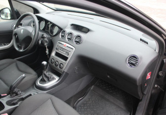 Подержанный автомобиль Peugeot 308 Wagon 2008 года (10 фото)