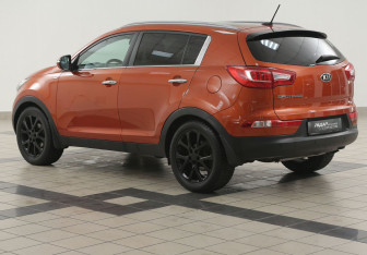 Подержанный автомобиль Kia Sportage 2013 года (2 фото)