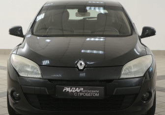 Подержанный автомобиль Renault Megane Hatchback 2010 года (6 фото)