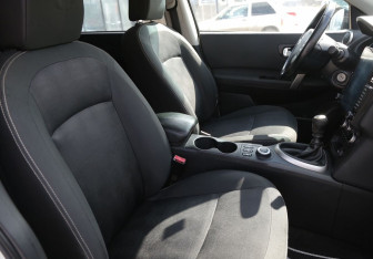 Подержанный автомобиль Nissan Qashqai+2 2011 года (10 фото)