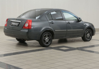 Подержанный автомобиль Vortex Estina 2010 года (4 фото)