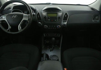 Подержанный автомобиль Hyundai ix35 2015 года (12 фото)