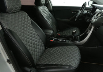 Подержанный автомобиль Hyundai Elantra Sedan 2012 года (10 фото)