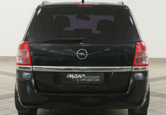 Подержанный автомобиль Opel Zafira Compactvan 2012 года (3 фото)