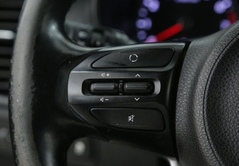 Подержанный автомобиль Kia Rio Hatchback 2018 года (28 фото)