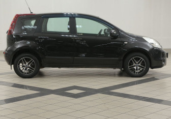 Подержанный автомобиль Nissan Note 2012 года (5 фото)
