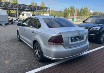 Подержанный автомобиль Volkswagen Polo Sedan 2013 года (5 фото)