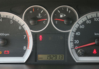 Подержанный автомобиль Chevrolet Aveo Sedan 2006 года (17 фото)