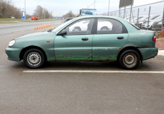 Подержанный автомобиль ЗАЗ Sens Sedan 2008 года (8 фото)