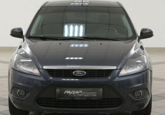 Подержанный автомобиль Ford Focus Hatchback 2011 года (6 фото)