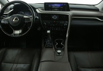 Подержанный автомобиль Lexus RX 2017 года (13 фото)