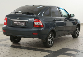 Подержанный автомобиль LADA (ВАЗ) Priora Hatchback 2012 года (4 фото)