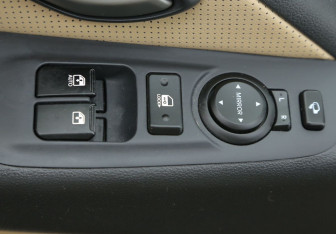 Подержанный автомобиль Hyundai H-1 2019 года (18 фото)