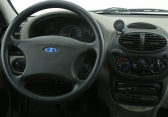 Подержанный автомобиль LADA (ВАЗ) Kalina Hatchback 2010 года (14 фото)